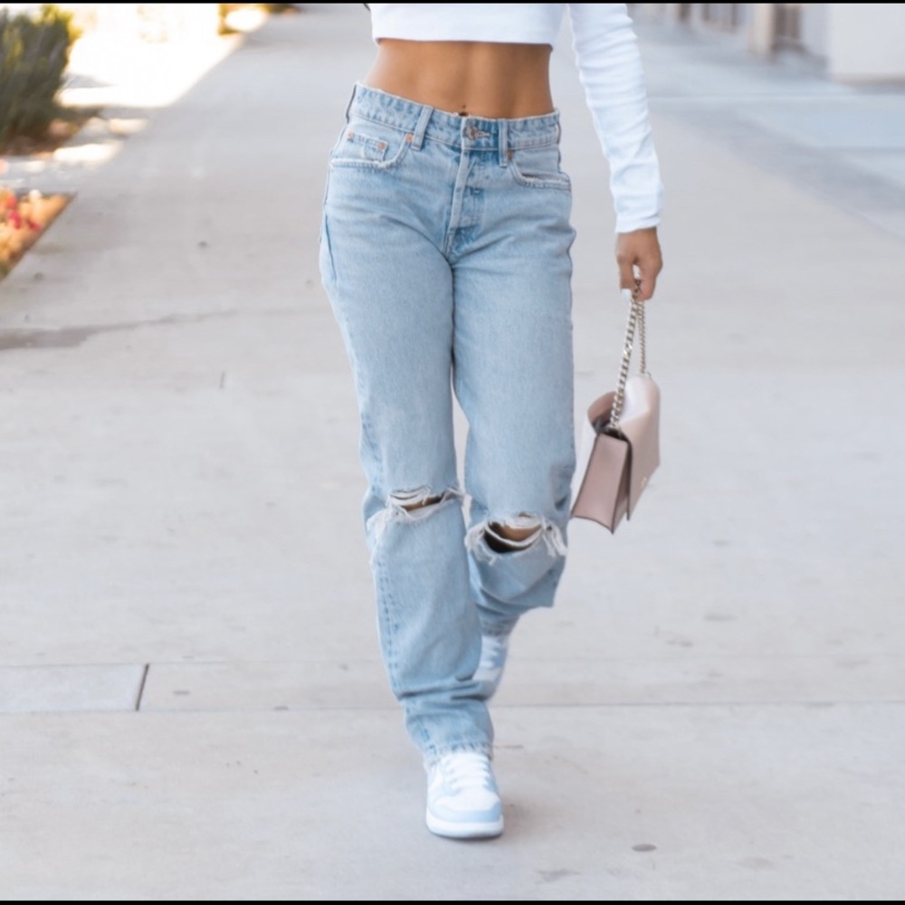 Zara Denim Jeans High Rise 90s style straight - light/medium wash - size 4